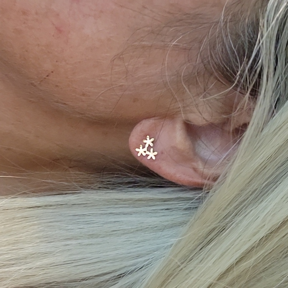 Flower Cluster Stud Earrings, choice of color - Picture 2 of 4